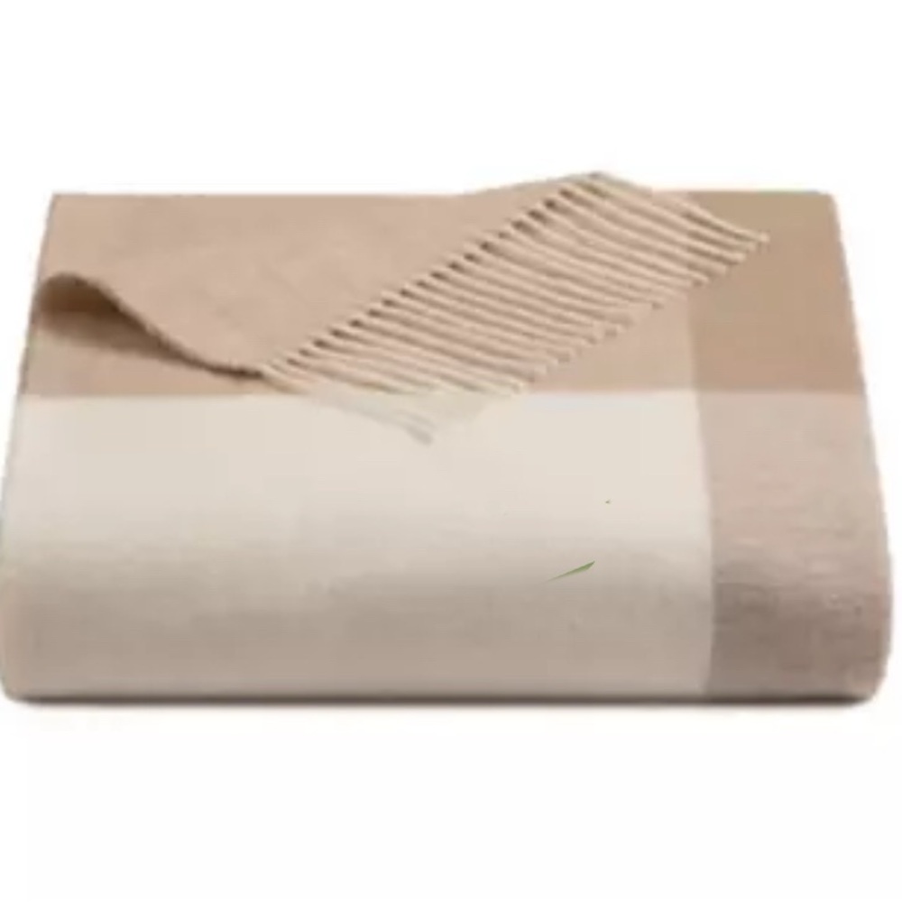 2 NWT Luxurious Tan and Cream Made in Italy Neutral Buffalo Plaid Throw Blanket